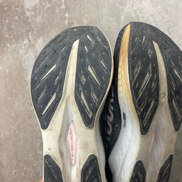 Brooks Men's hyperion max sneakers - Picture 7 of 8